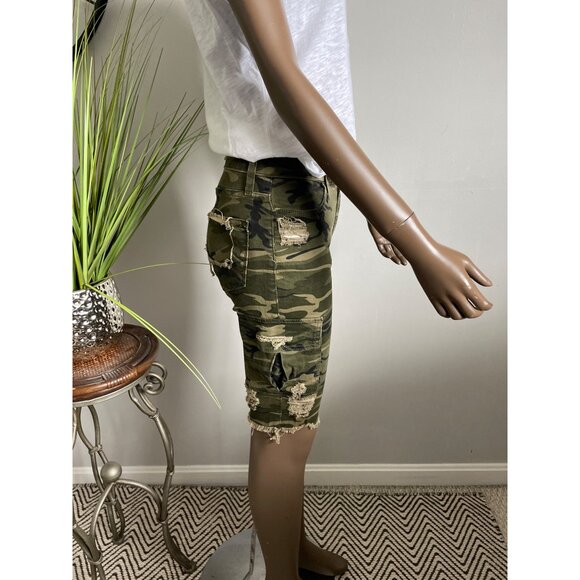 NWT FASHION NOVA Camo Killin It Cargo Bermuda Distressed Shorts Size M - Picture 5 of 11